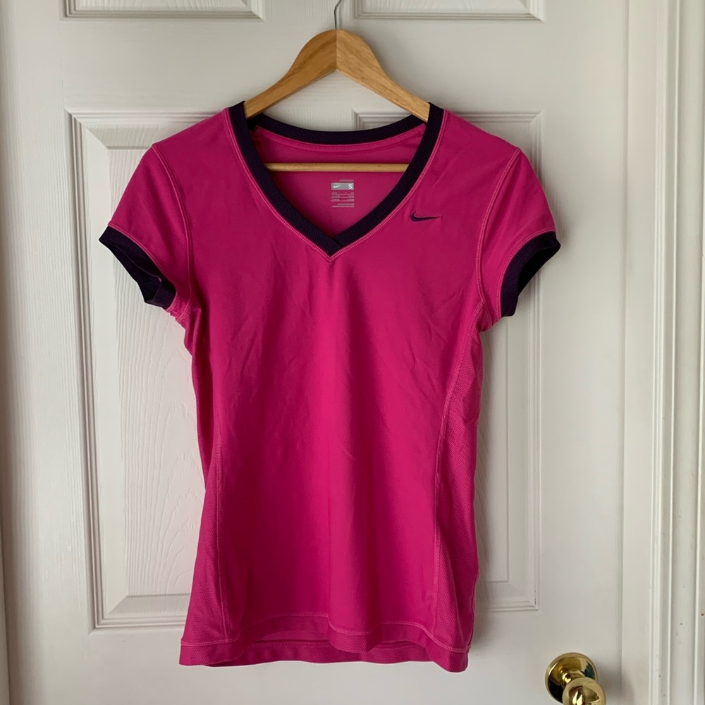 BNWOT Nike dri-fit top - Sz S